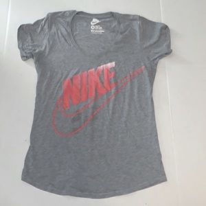 Gray Nike Loose Fit T-Shirt/Tee